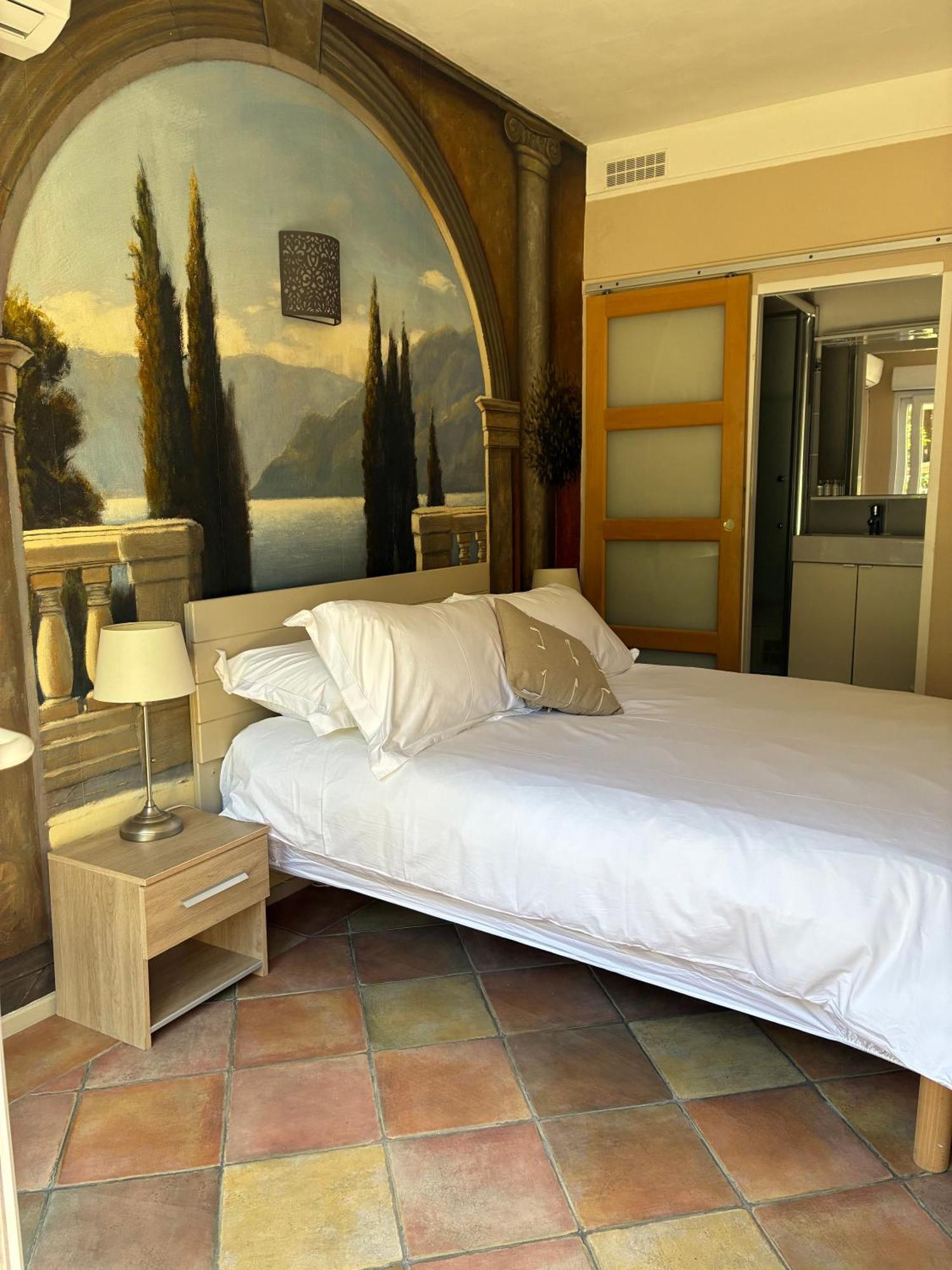 Hotel L'Escale Au Soleil Saint Aygulf Eksteriør billede