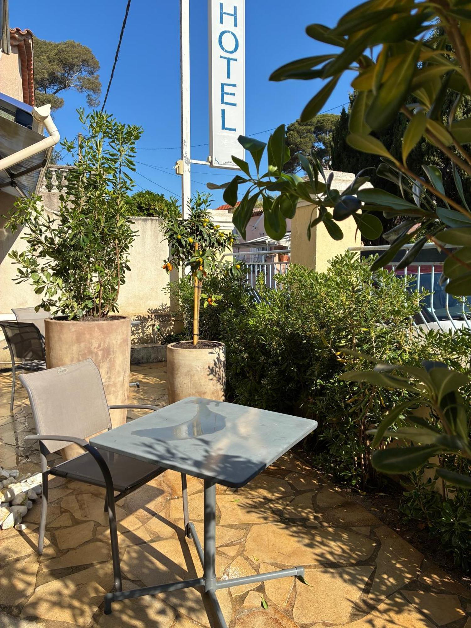Hotel L'Escale Au Soleil Saint Aygulf Eksteriør billede